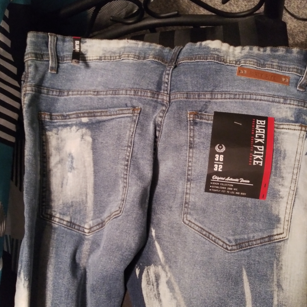 Men Skinny Fitting Jeans